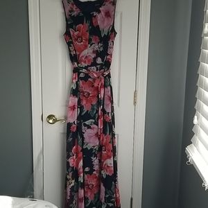 **** PRICE DROP**** Full length floral chiffon maxi dress